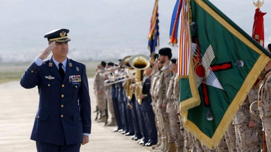 Felipe VI, durante una visita a la Escuela Militar de Paracaidismo Méndez Parada. | CASA REAL