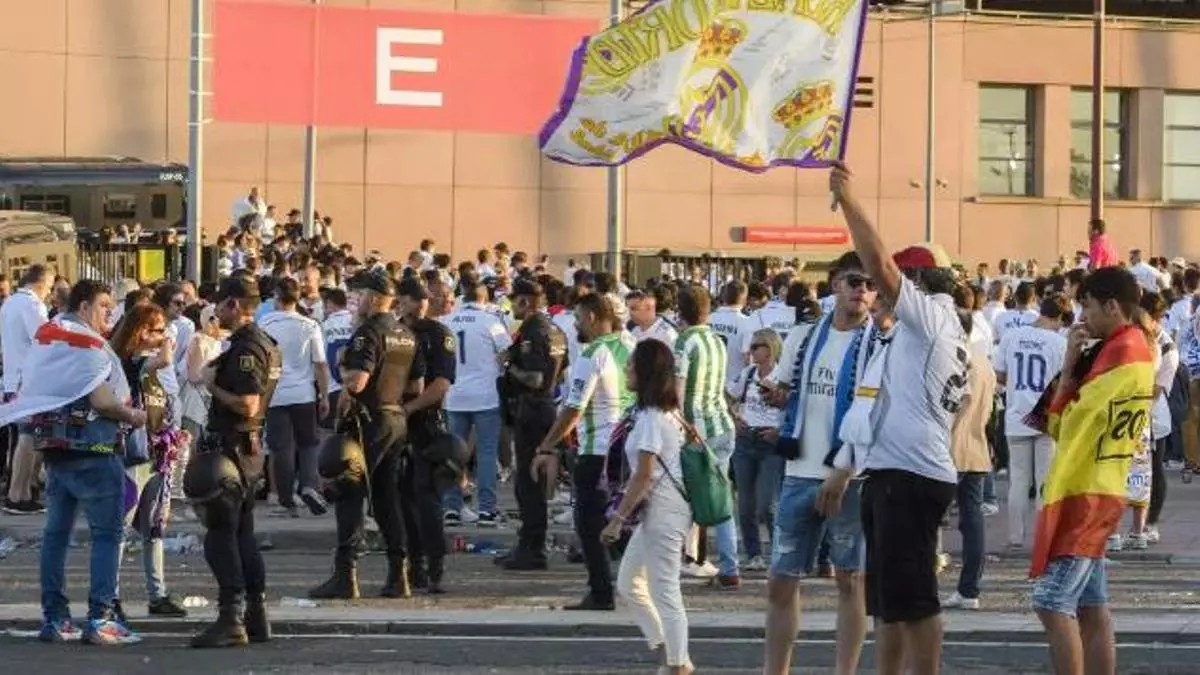 La Policía Local de Sevilla reforzará la vigilancia para la final de Copa del Rey en el entorno de la Plaza Nueva y la Catedral