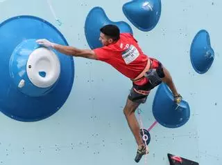 Alberto Ginés, matemáticamente en la final de escalada