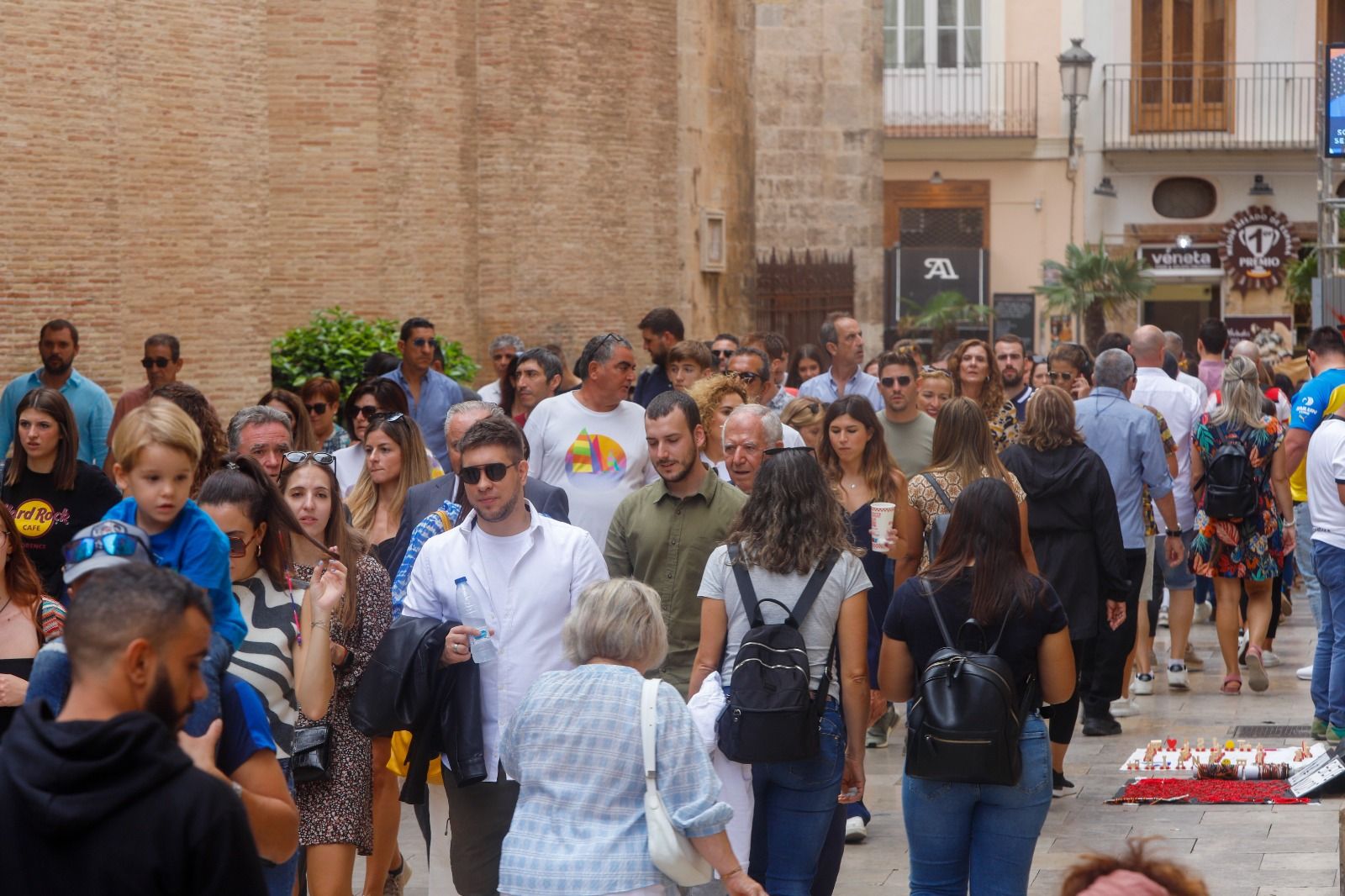 Ambiente en las calles de València el 9 d'Octubre