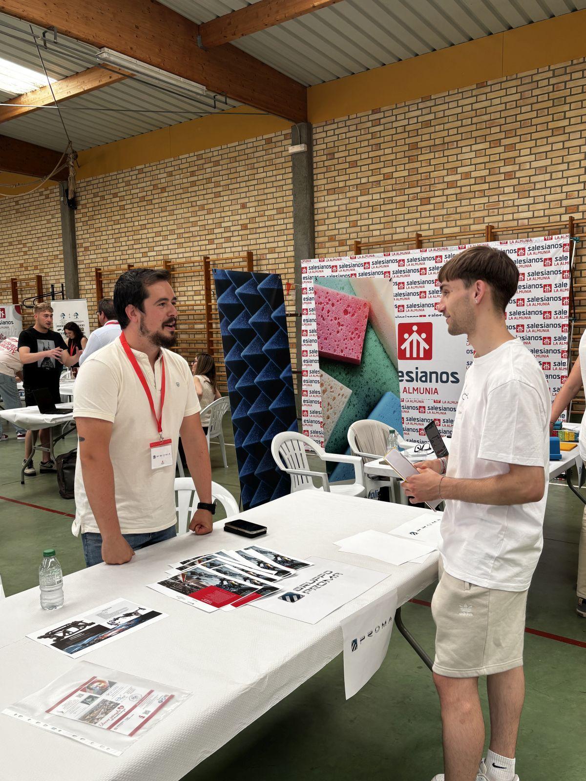 Salesianos La Almunia refuerza su compromiso con la orientación académica en un encuentro con profesionales