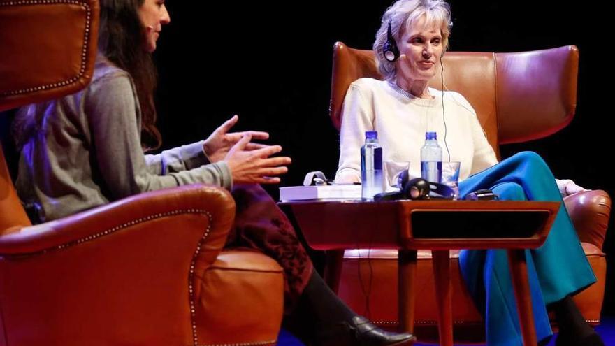 Siri Hustvedt encandila al Niemeyer