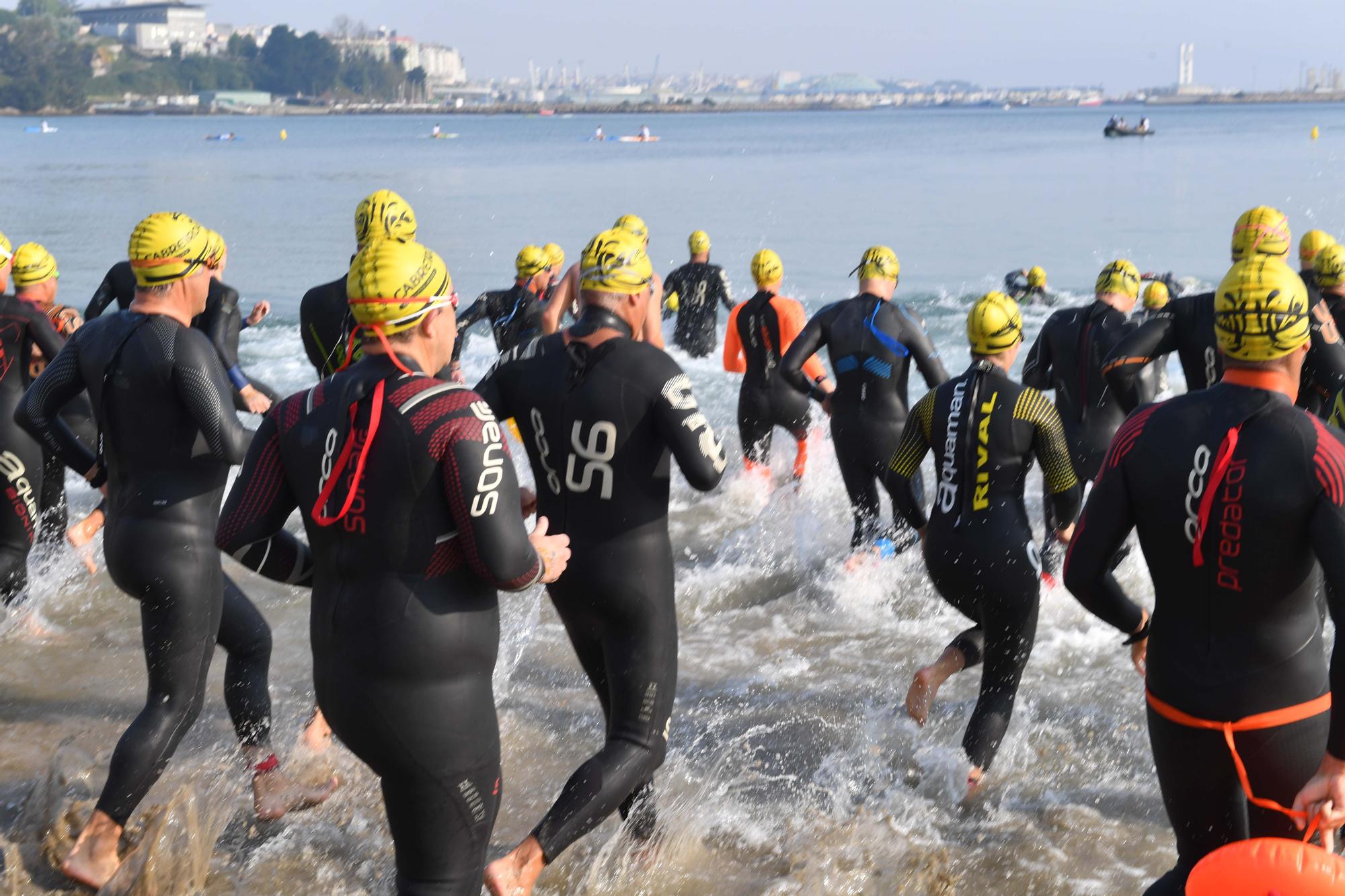 Más de 300 nadadores en Santa Cristina para la Travesía Costa Oleiros 2022