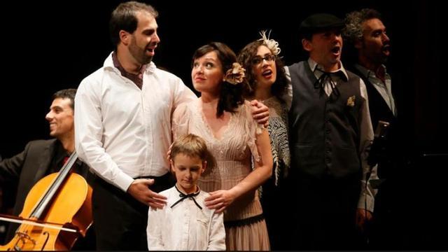 Tempesta esvaïda presenta una visió poètica de la vida marinera
