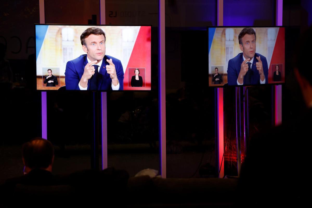 Macron acusa a Le Pen de depender de Putin