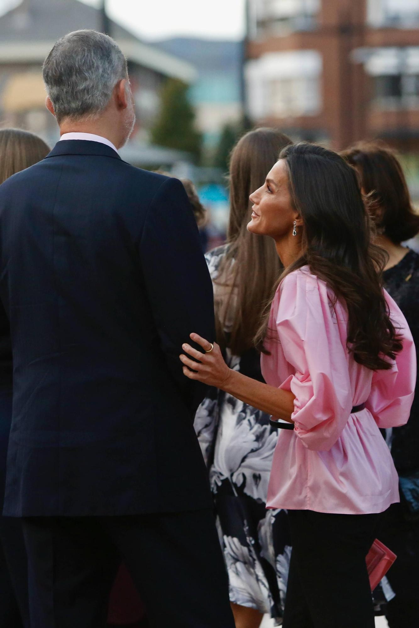 EN IMÁGENES: La Familia Real asiste en Oviedo al concierto de los premios "Princesa de Asturias"