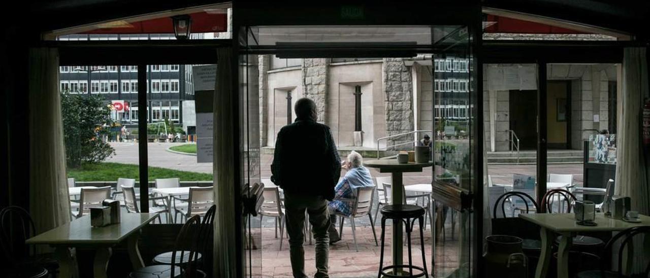 Uno de los locales de la plaza de la Gesta afectados por la presencia de roedores.