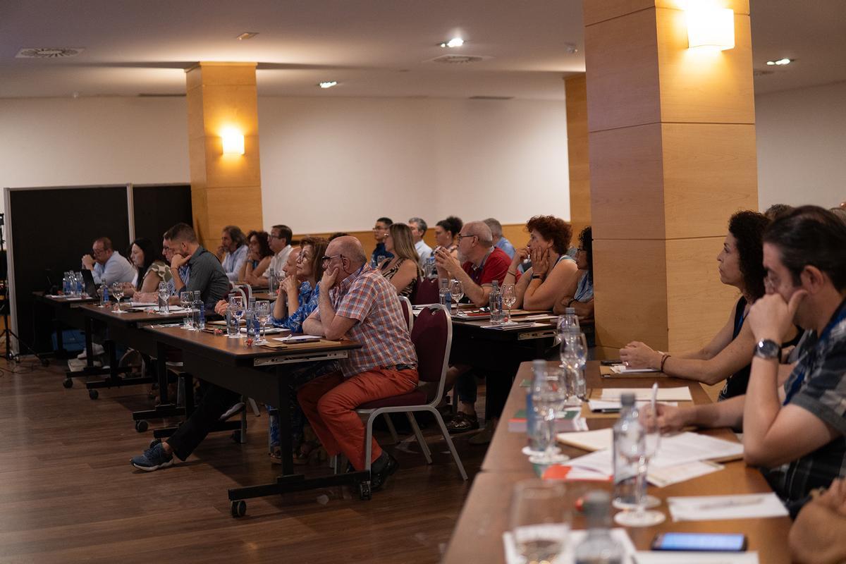 Encuentro de socios comprometidos con el movimiento consumerista en Zaragoza