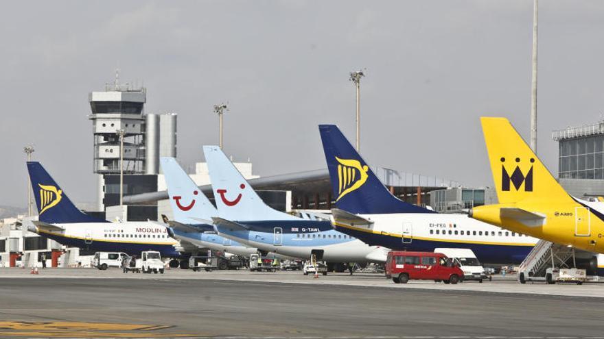 El aeropuerto de Alicante-Elche, el cuarto de España en tráfico aéreo de bajo coste