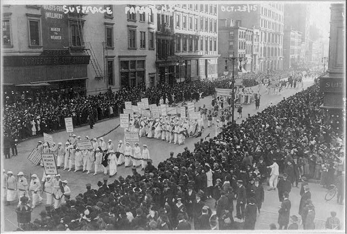Marcha de veinte mil mujeres en Nueva York, 23 de octubre de 1915.