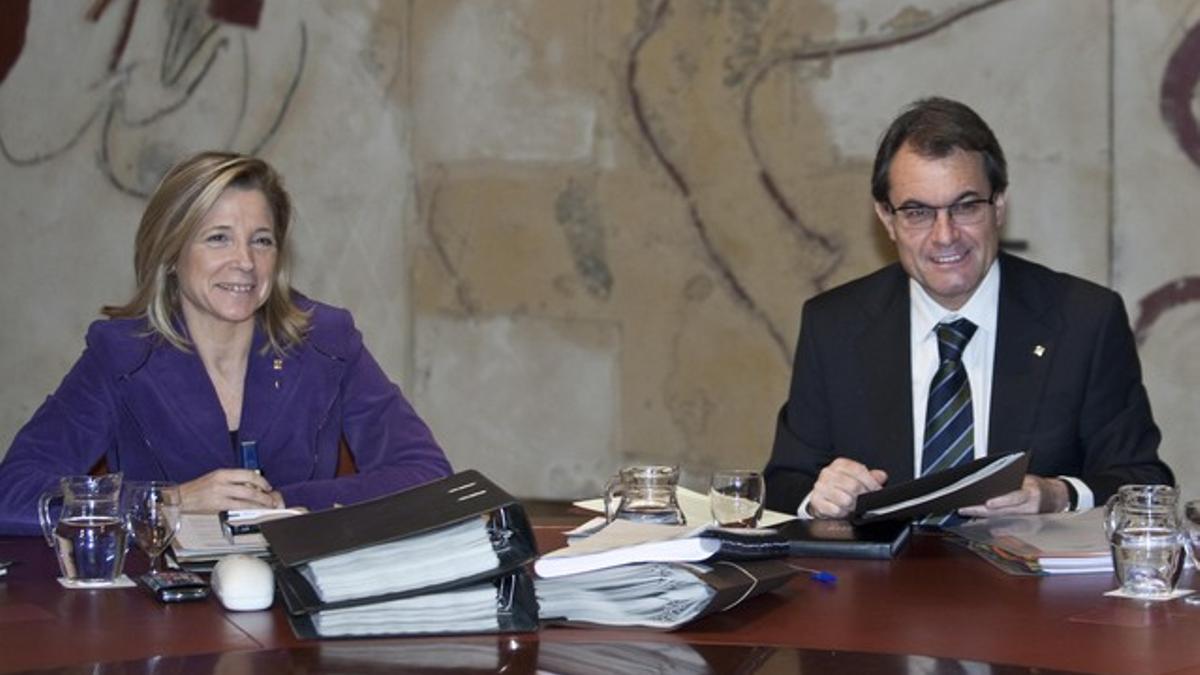 La vicepresidenta Joana Ortega y el 'president' Artur Mas, en la reunión del Govern.