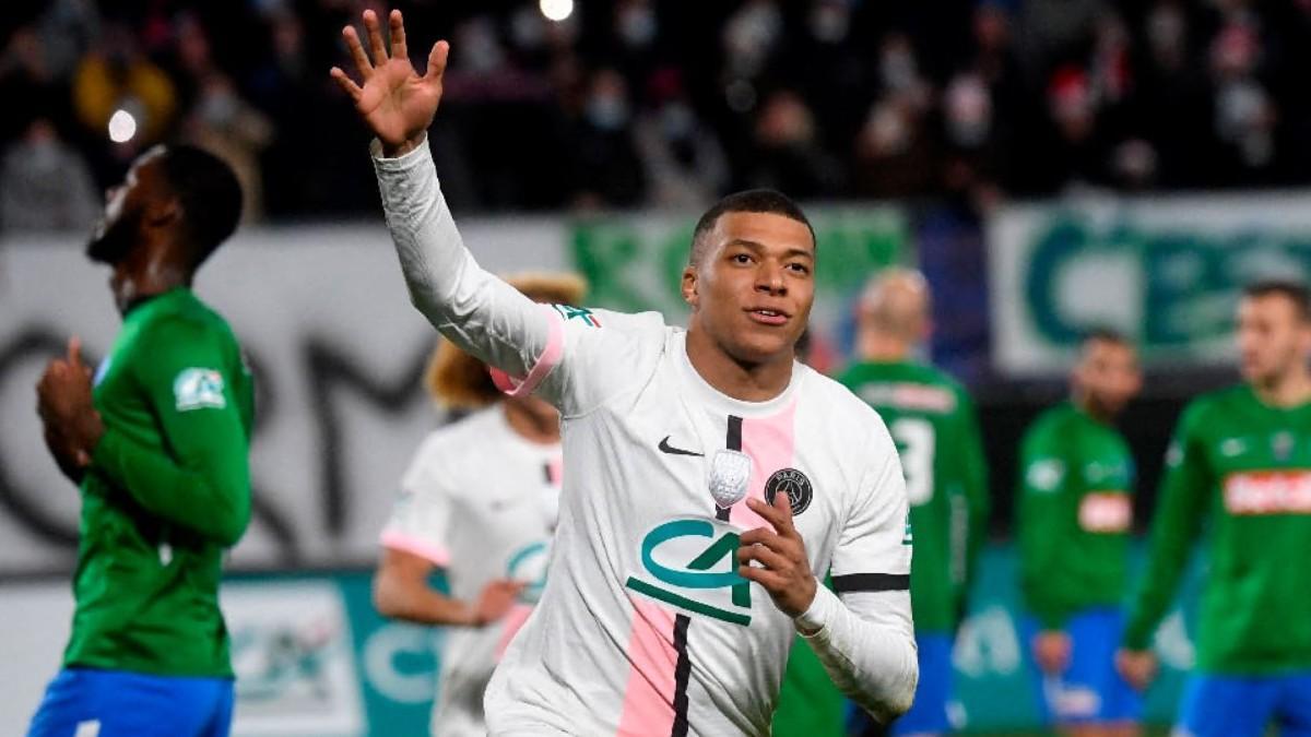 Mbappé celebra uno de sus goles