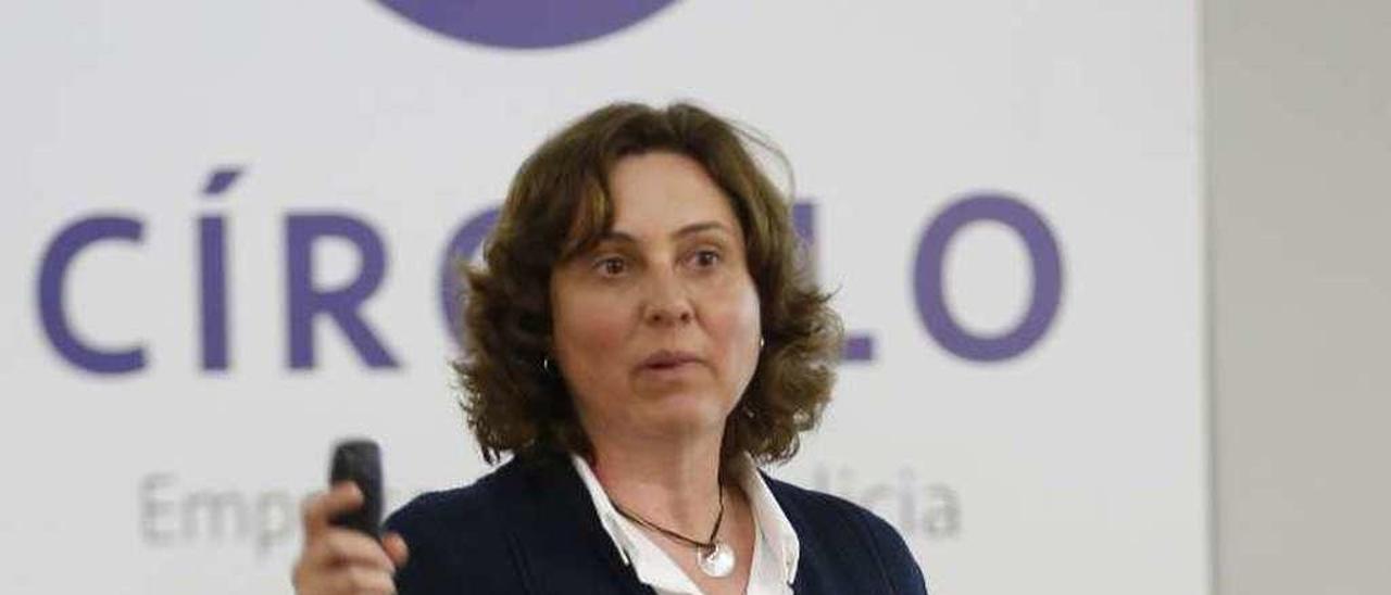 Nuria Varela-Portas, ayer, en el Club Financiero de Vigo. // R. Grobas