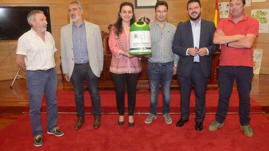 Una &quot;ecopatrulla&quot; vaciará de vidrio las calles cambadesas durante las fiestas del Albariño