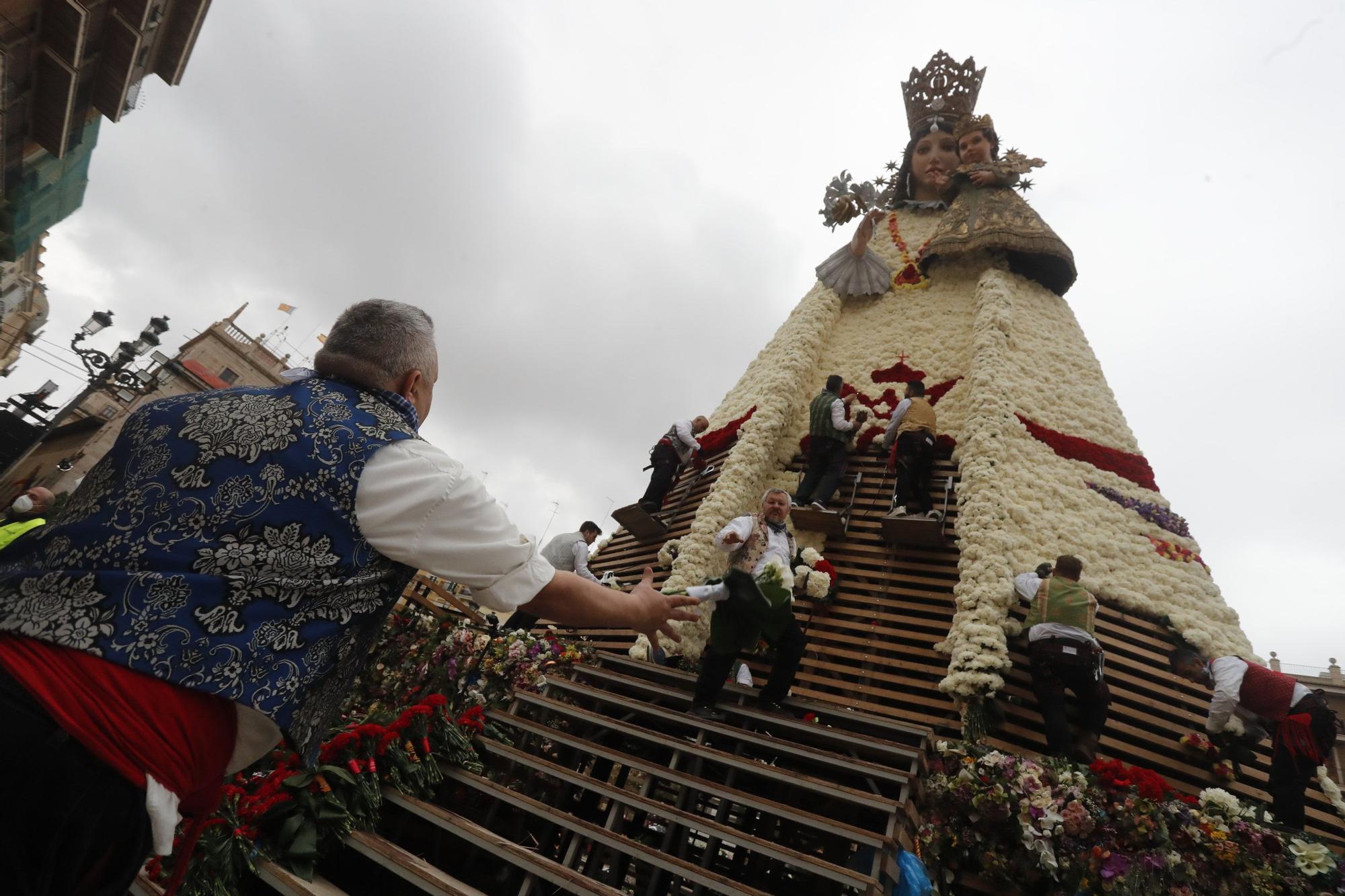 Búscate en el segundo día de ofrenda por la calle de la Paz (entre las 17:00 a las 18:00 horas)