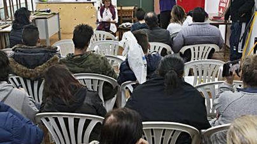 Reunión celebrada ayer en La Josa.