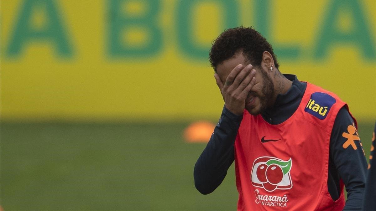 marcosl48449971 brazil s footballer neymar takes part in a training session 190603164839