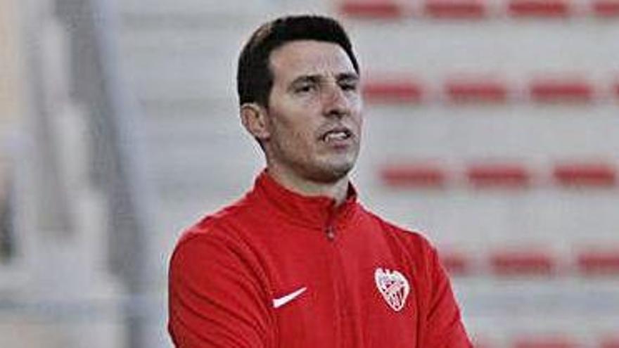 Raúl Pérez, actual técnico del CD Laredo, es el entrenador que dirigirá al Formentera.