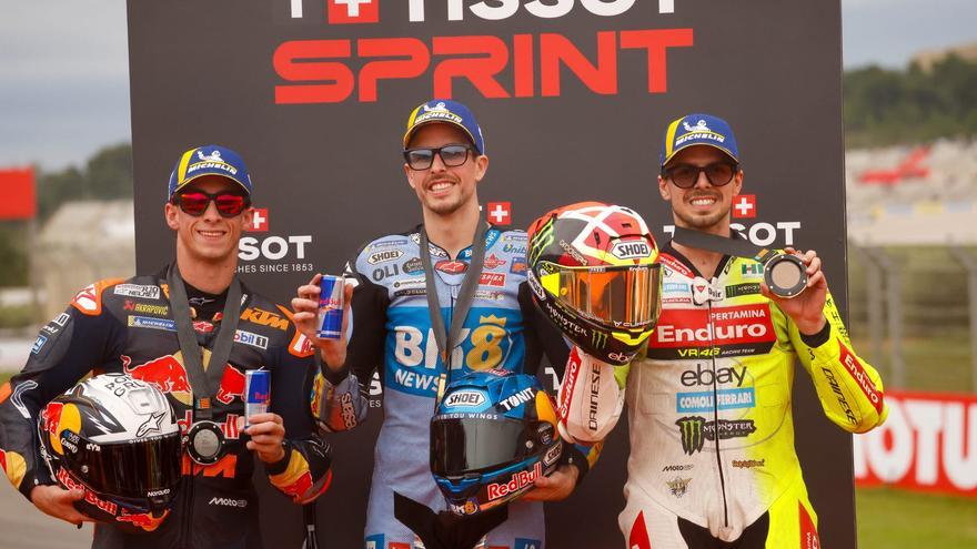 Álex Márquez gana la carrera al sprint en València