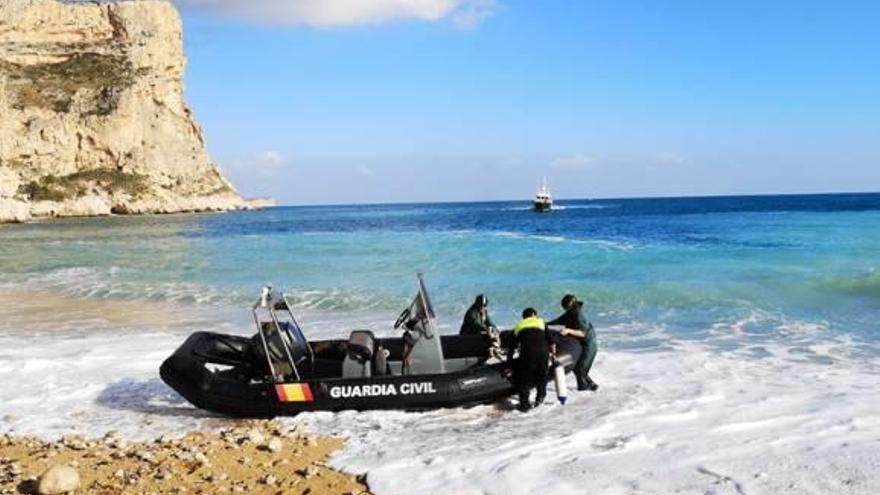 Agónico rescate en la playa del Moraig de Benitatxell