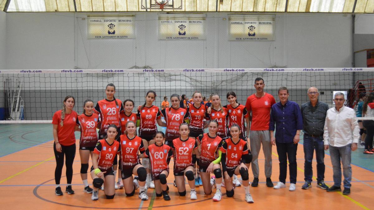 El Xàtiva Voleibol infantil femenino que ha conseguido el bronce en la Final Autonómica.