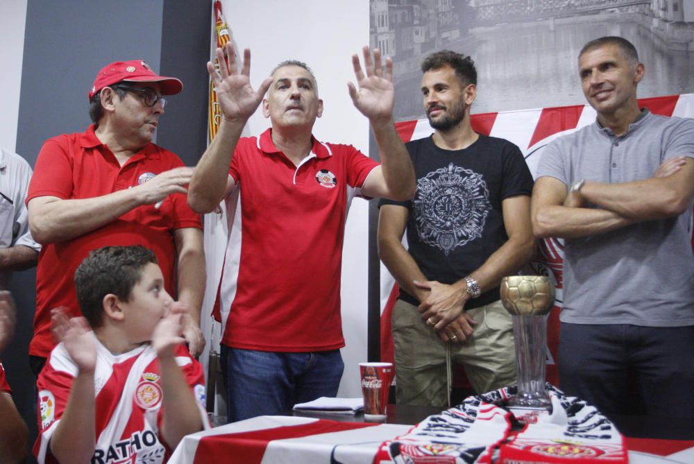 Stuani va rebre un homenatge per part de la Penya Gironina