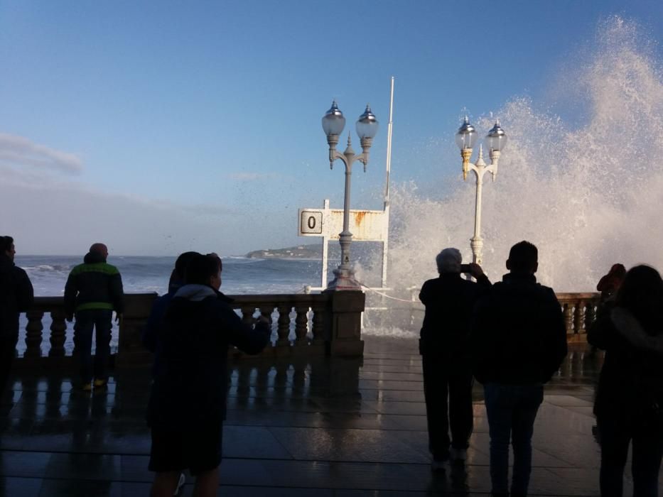 Oleaje en Gijón.