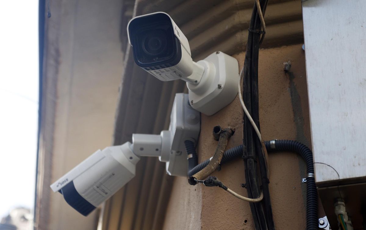 Una de las cámaras de videovigilancia del Centro de Málaga.