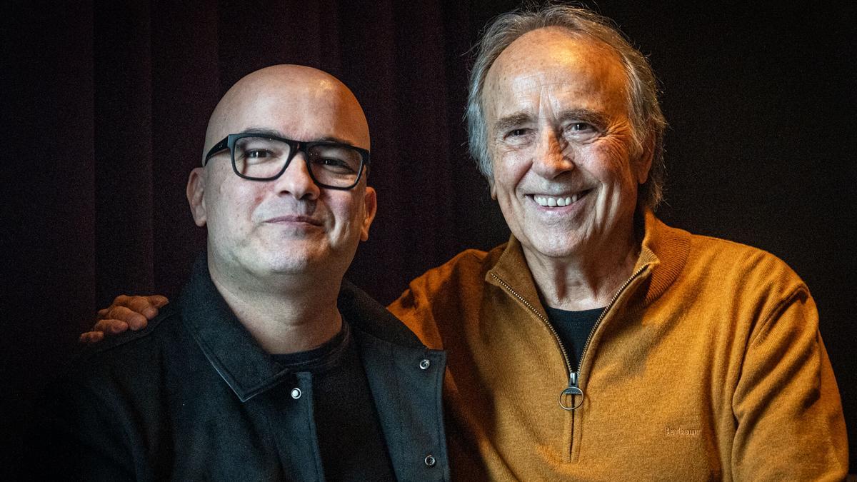 Jofre Bardagí y Joan Manuel Serrat, este martes en la sala Paral·lel 62 de Barcelona.