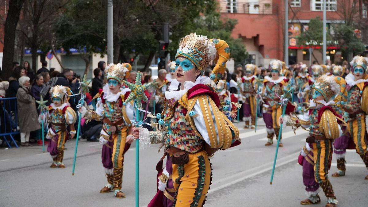 Fotogalería | Comienza el desfile infantil de Comparsas del Carnaval de Badajoz 2026