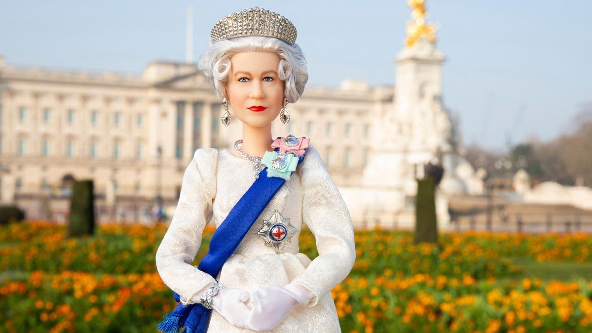 Una muñeca Barbie de la reina Isabel II conmemora los 70 años en el trono de la monarca