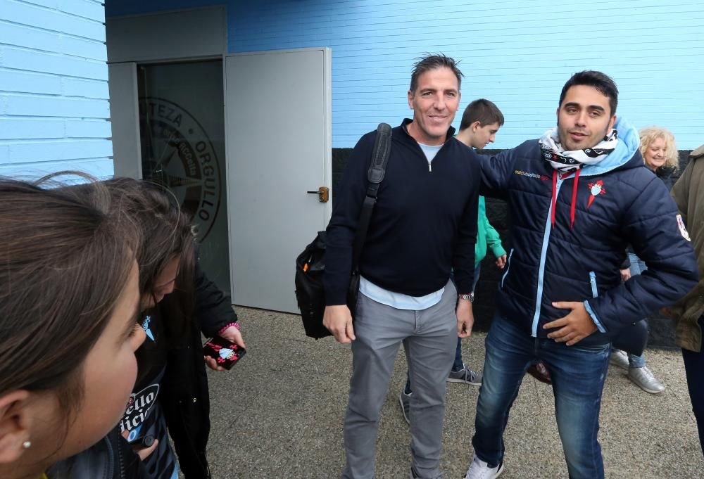 Las gradas de A Madroa se llenan de aficionados en el primer entrenamiento a puerta abierta del Celta después de caer eliminado ante el Manchester United