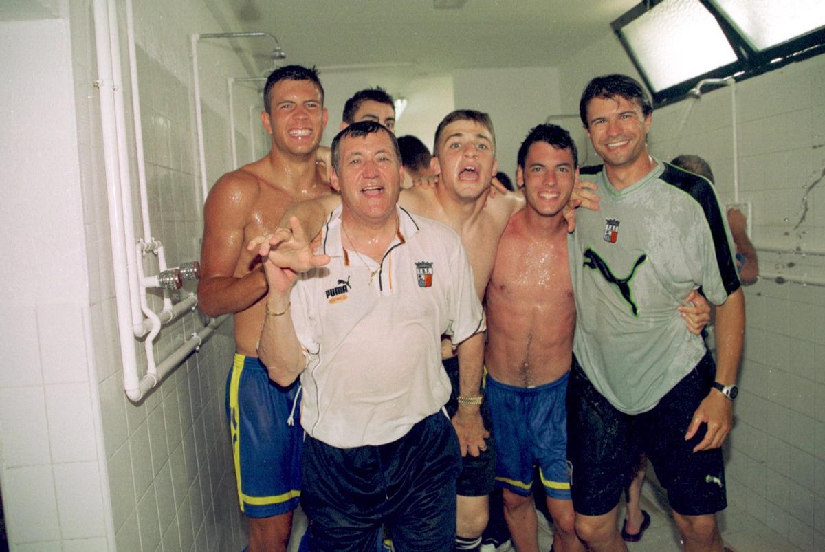 José Garrido, en los vestuarios del nou camp de Inca tras ganar el Nacional sub-17