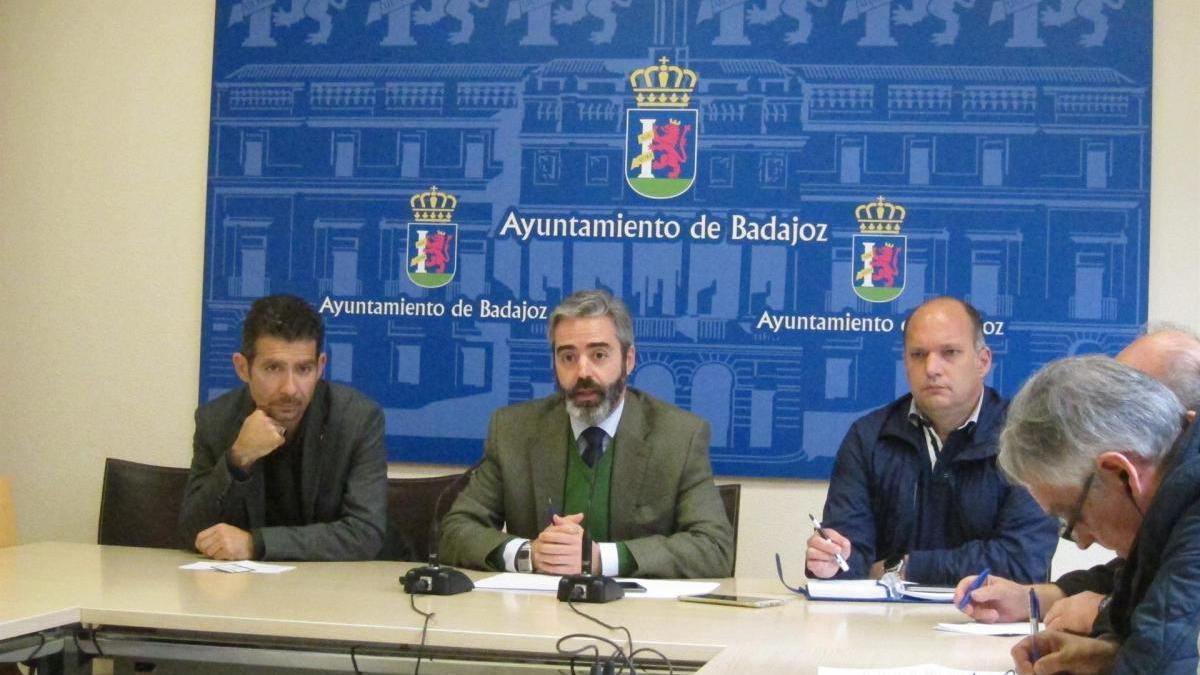 El Ayuntamiento de Badajoz alerta del repunte de los robos de las tapas de los pozos de saneamiento