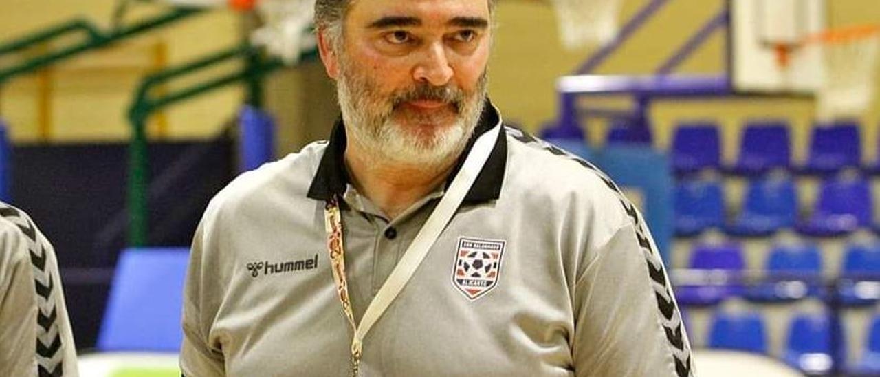 Luis Parro, técnico del Eón Horneo Alicante