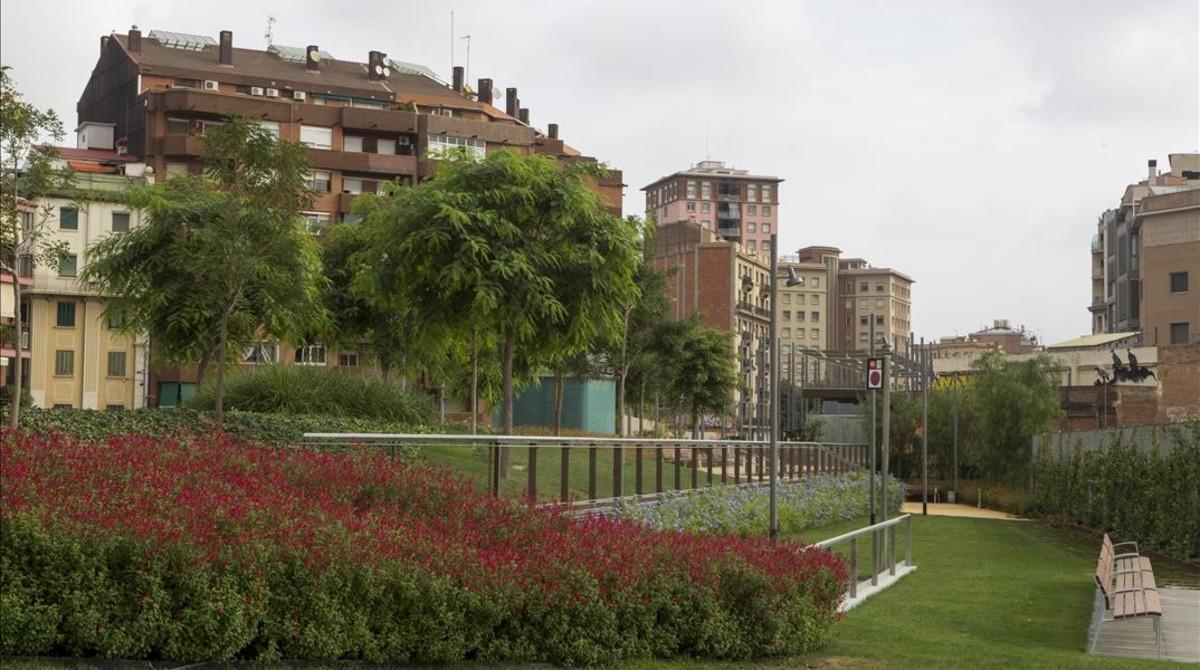 Jardines de la Rambla de Sants un dia antes de su apertura 