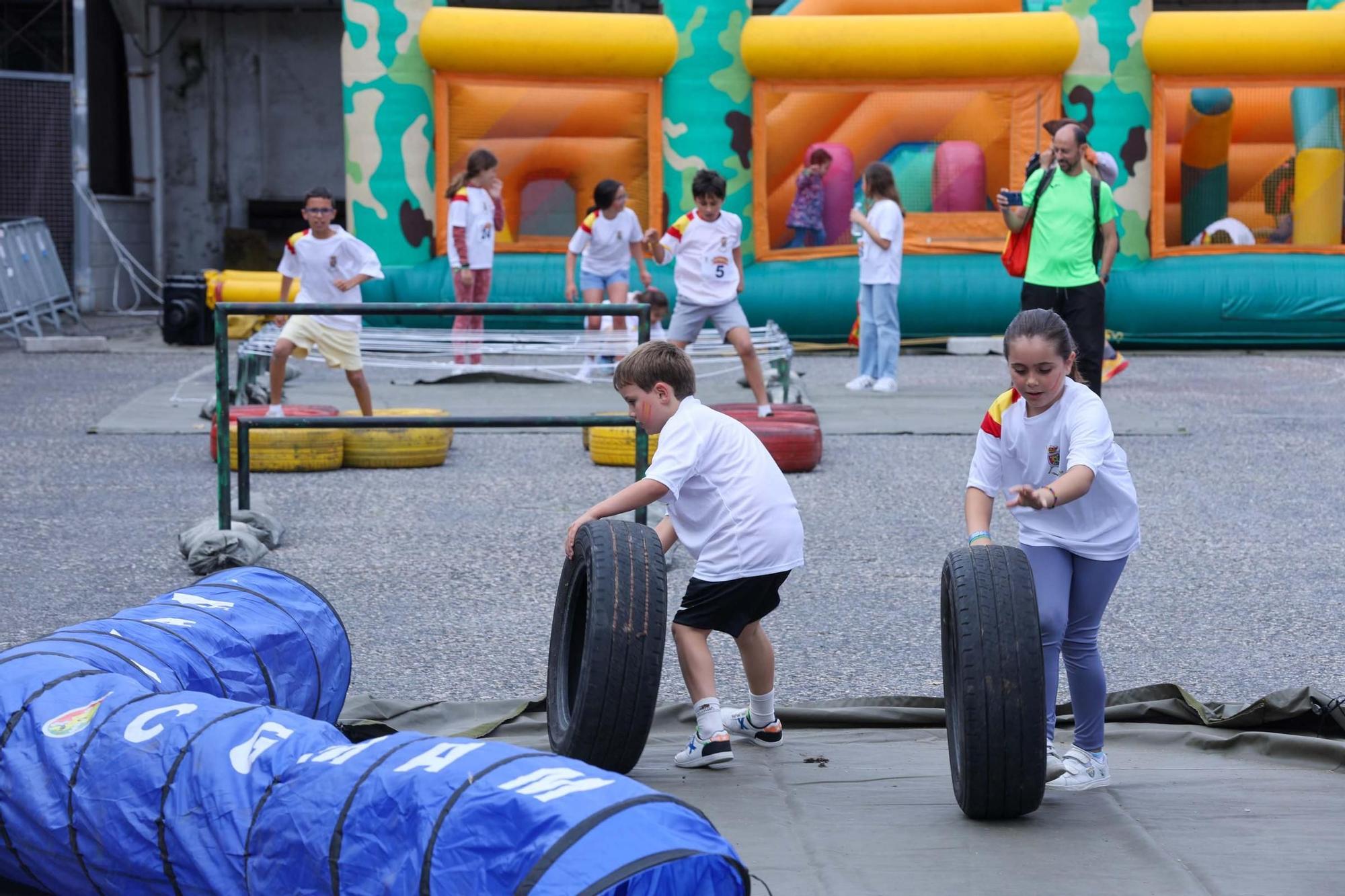 Carrera infantil en el Día de las Fuerzas Armadas en A Coruña