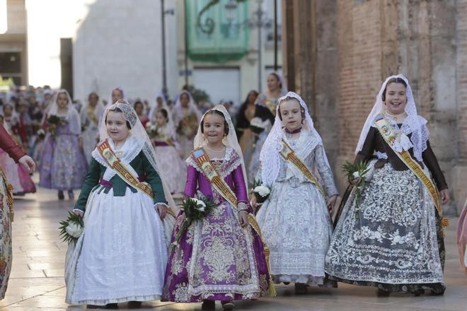 Todas las fotos de la Ofrenda del 17 de marzo por la calle de la Paz hasta las 18:30 horas