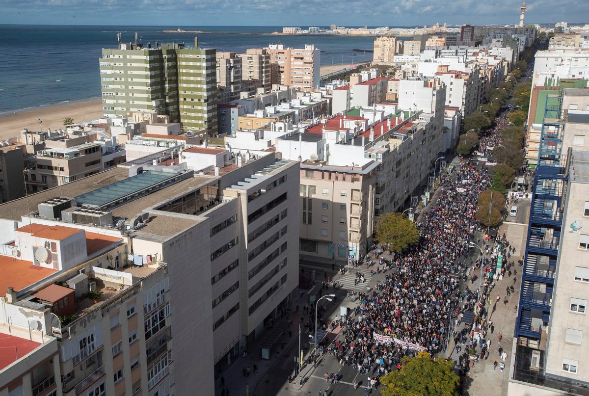 Manifestaciones multitudinarias durante la huelga del metal en Cádiz