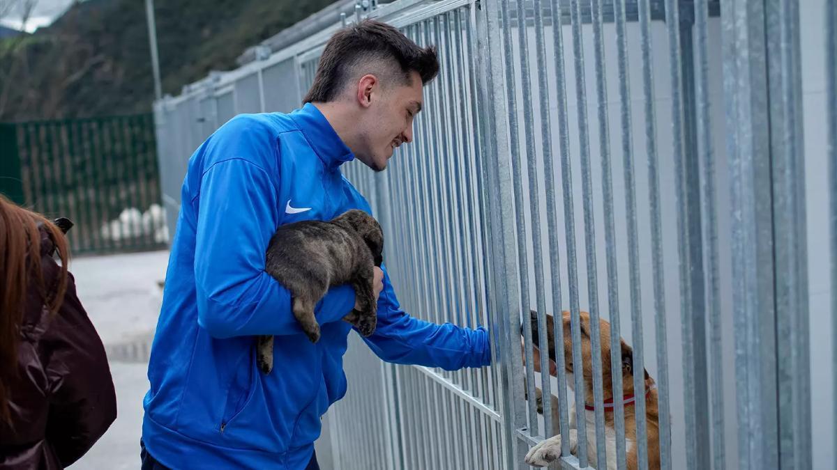 Visita del Andorra FC al Centro de Protección Canino de Andorra
