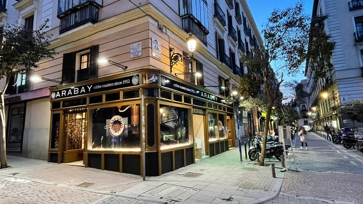 Nuevo espacio cafetero de la mallorquina Arabay en el Madrid de Pérez Galdós.