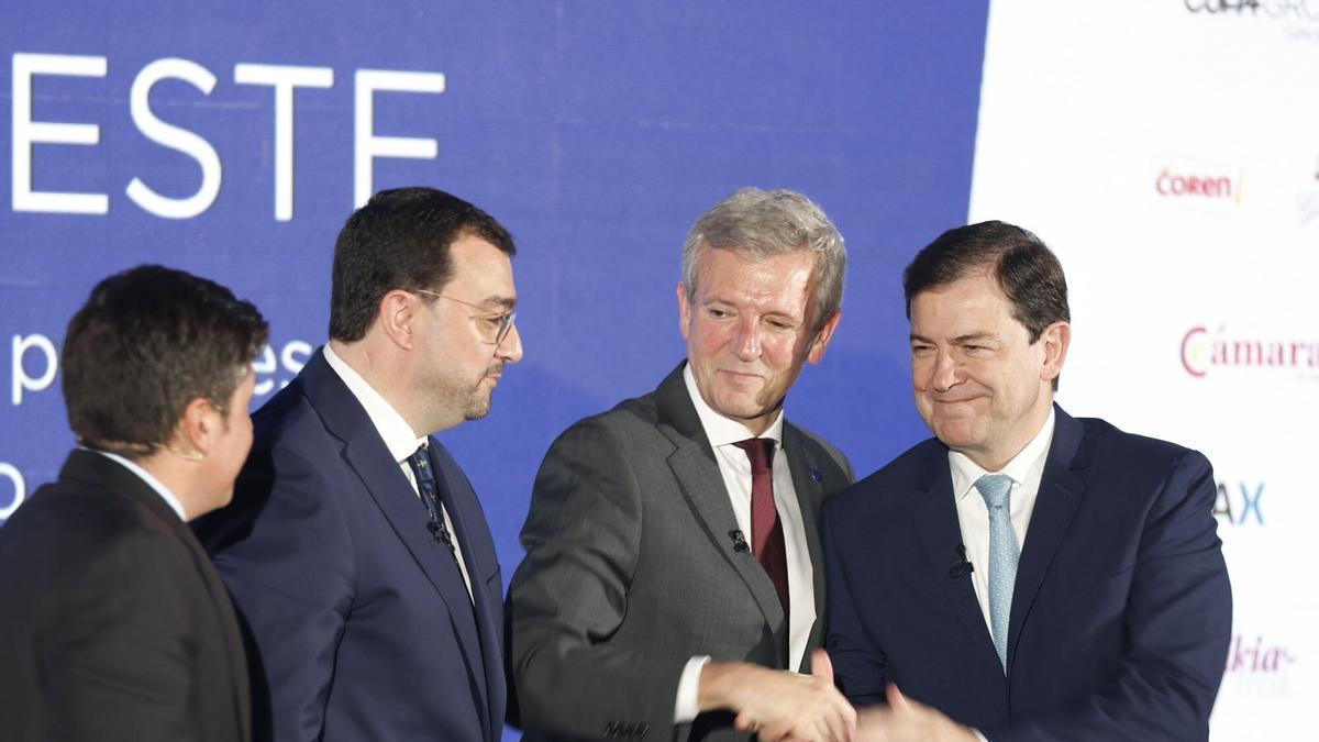 Barbón llama a  reflexionar  sobre los últimos batacazos del PSOE, Rueda presume de la ausencia de Vox en Galicia y Mañueco asume que  se tendrá que pactar 