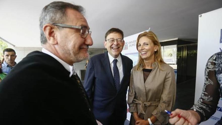 El rector, Vicent Climent, en la apertura del curso junto a Ximo Puig y Amparo Marco.