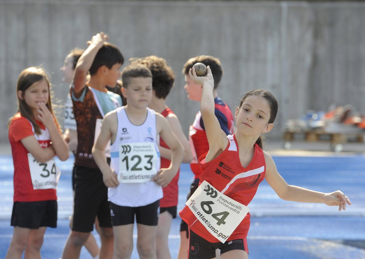 A ESTRADA. ATLETISMO CAMPEONATO PROVINCIAL PISTAS ATLETAS CLUB ATLETISMO A ESTRADA ENTRENADOR MARCOS OTERO