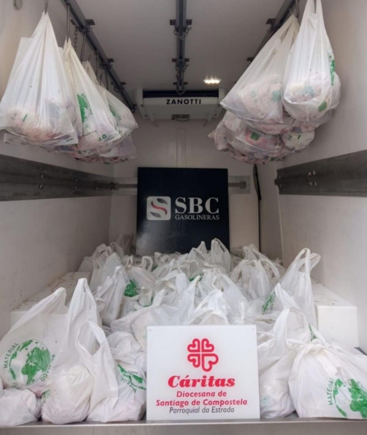 El donativo entregado a Cáritas. |  Cedida