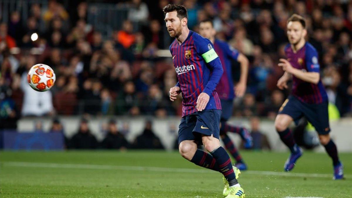 Messi anota de penalti el primer gol ante el Olympique