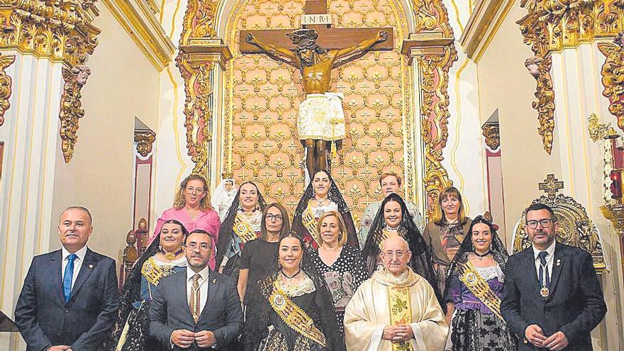 En las fiestas no falta la misa por el copatrón de Vila-real, el Cristo del Hospital.