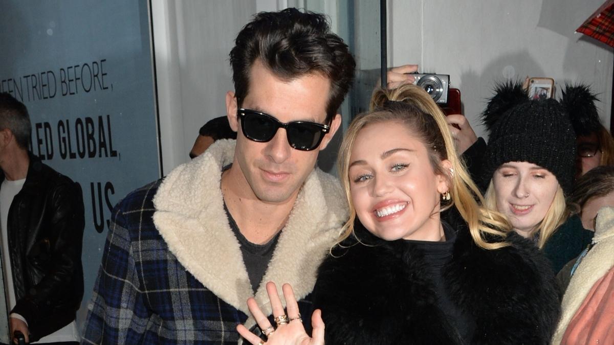 Miley Cyrus y Mark Ronson en 2019