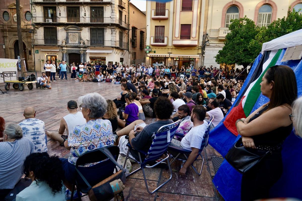 La acampada por un vivienda digna en la plaza de la Constitución este martes, 29 de septiembre.