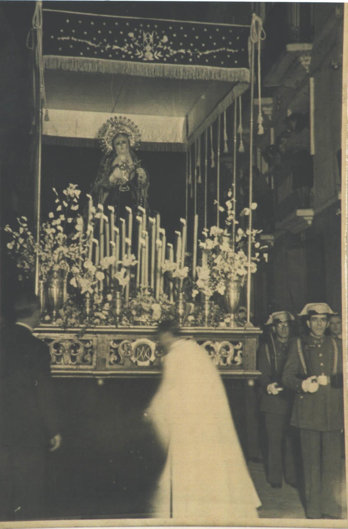 Antiguo paso de palio de la Virgen de los Dolores de la hermandad de la Oración en el Huerto de Badajoz.